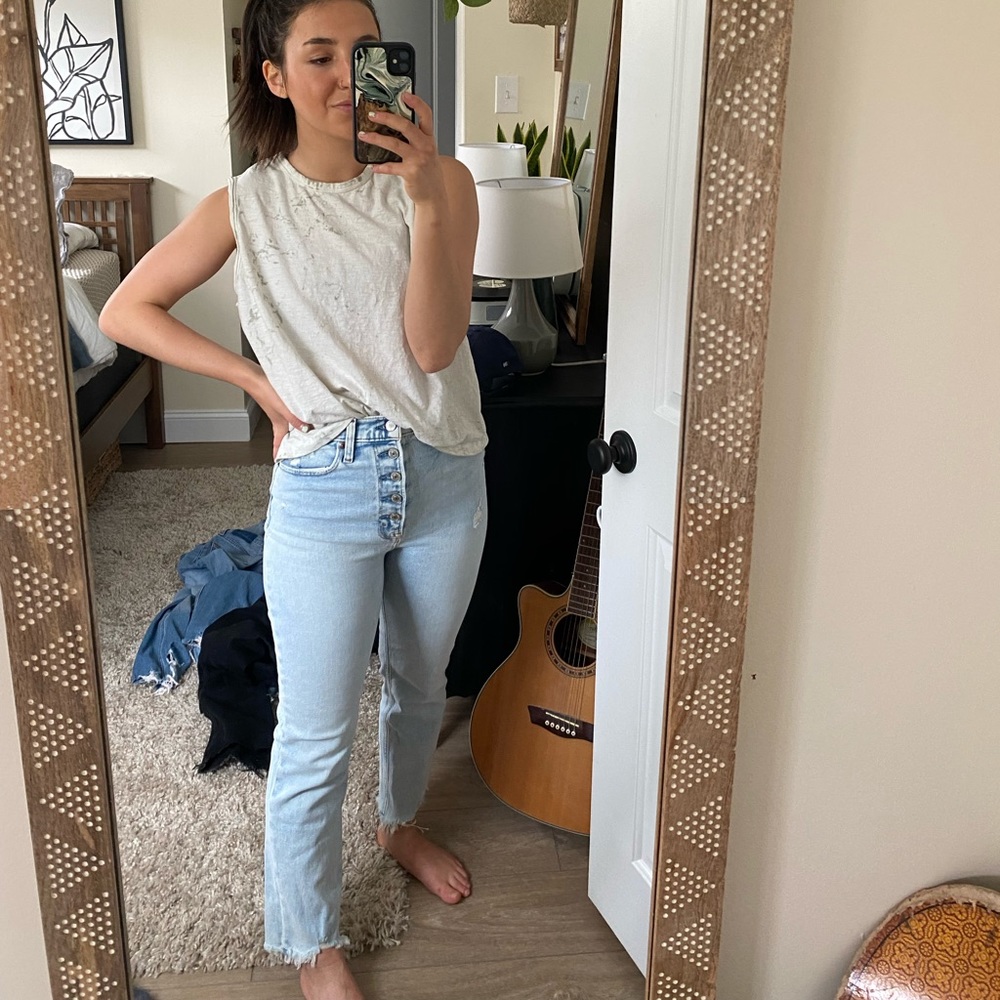 NEW WITH TAGS Abercrombie and Fitch LIGHT WASH jeans